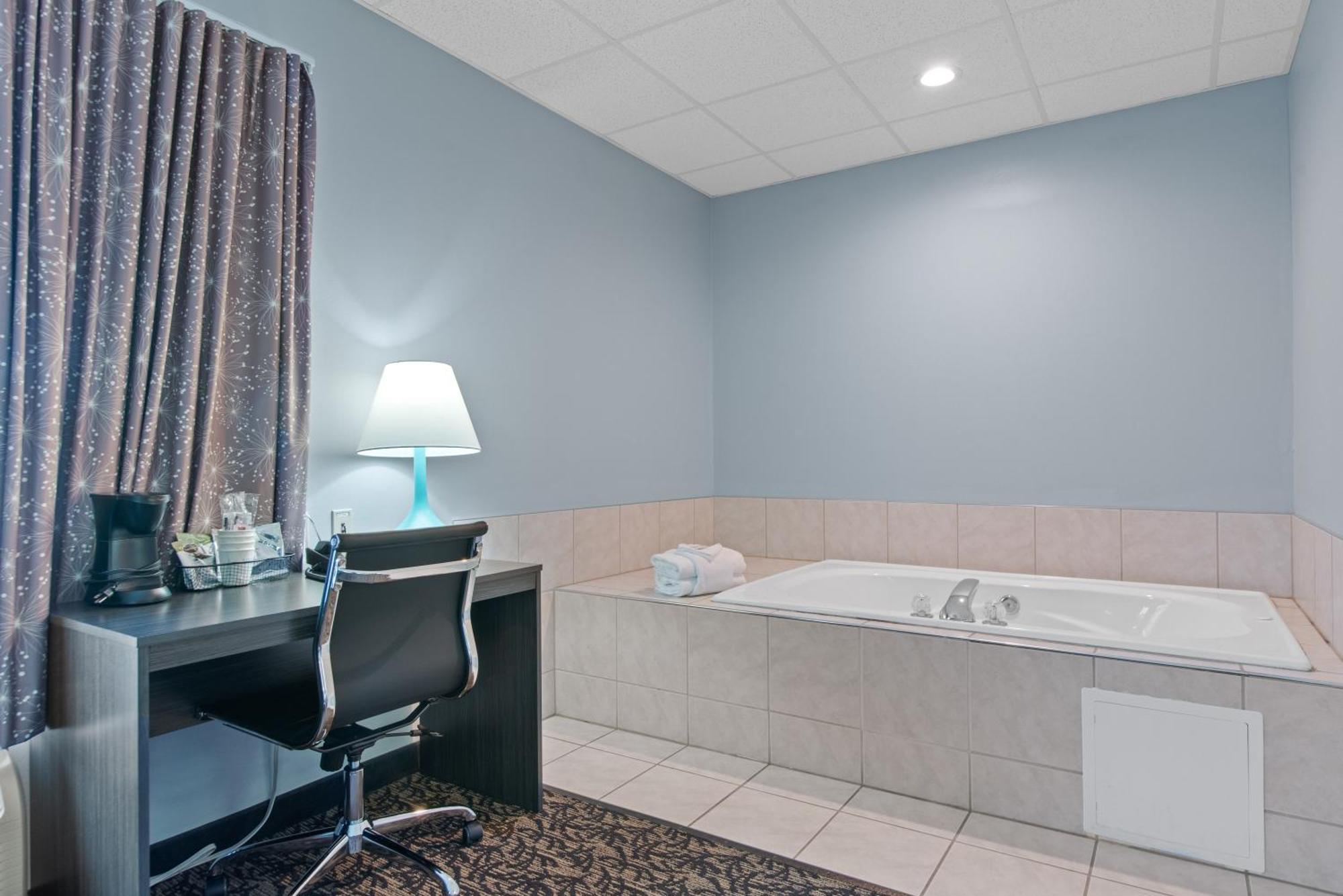 Hotel Elevation & Suites, Trademark Collection By Wyndham